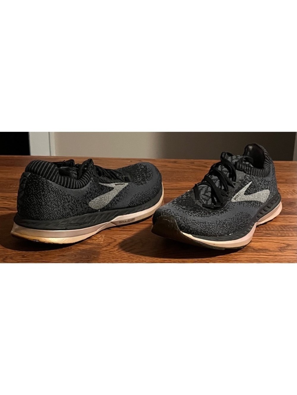 Brooks Running Shoes Size 9 Black Medium Width